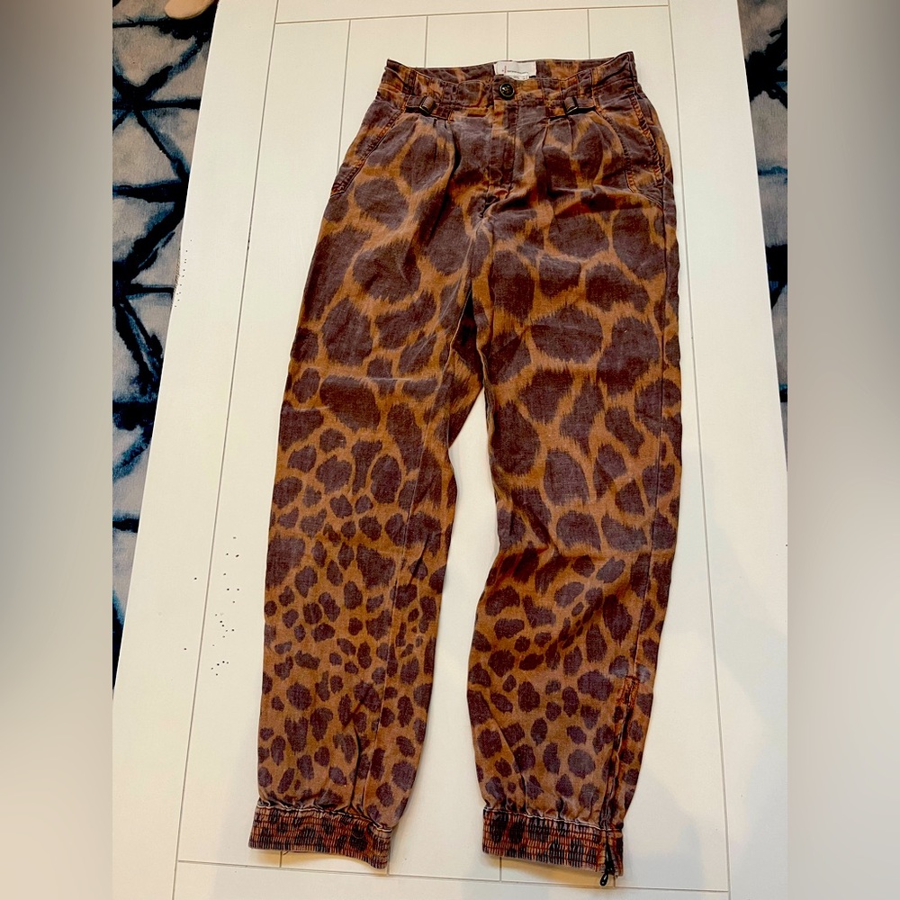 Anthropologie Womens Cheetah Pants Size 0